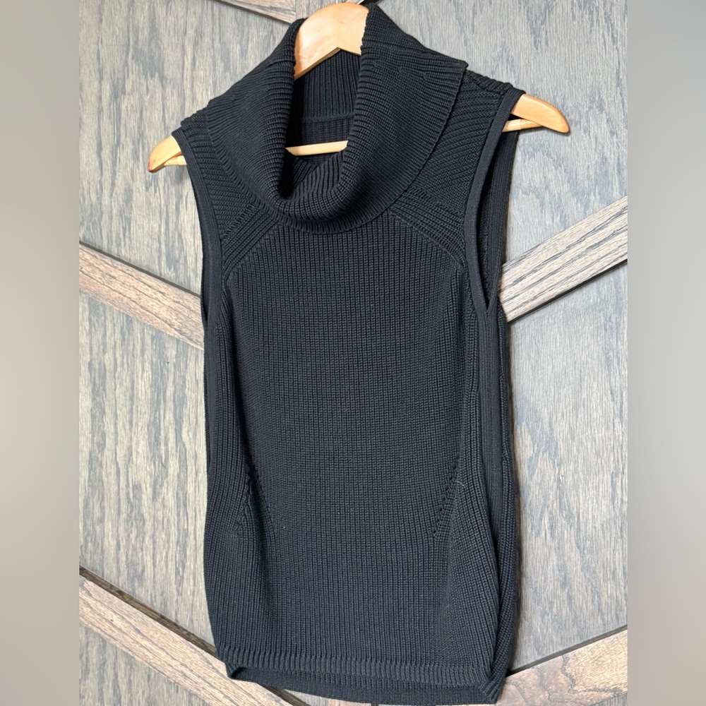 White House Black Market 🖤 Turtleneck Sweater Tank